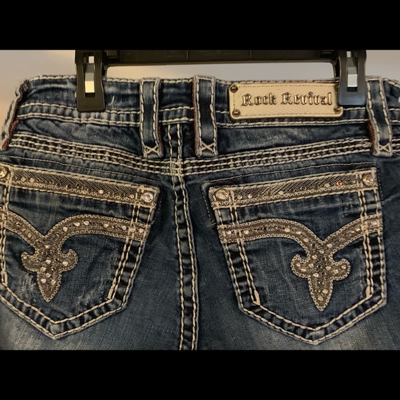 Semi-Formal Off-White Dress - Picture 5 of 8